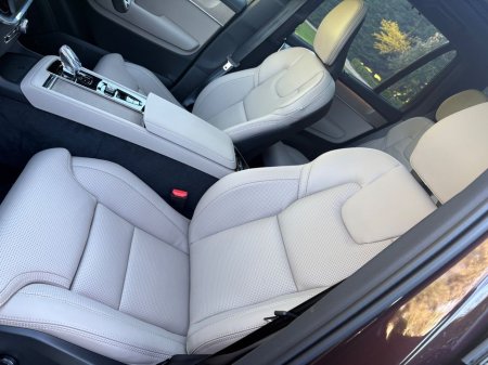 2026 Volvo XC90 - thumbnail 10