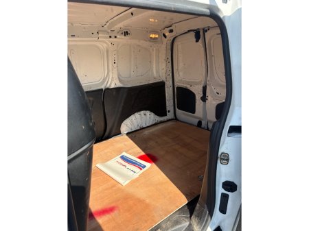 2021 Peugeot Partner - thumbnail 13