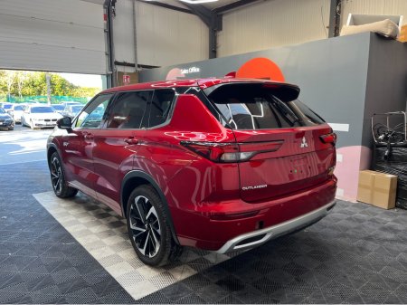 2024 Mitsubishi Outlander - photo 4