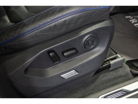 2021 Volkswagen Touareg - thumbnail 16