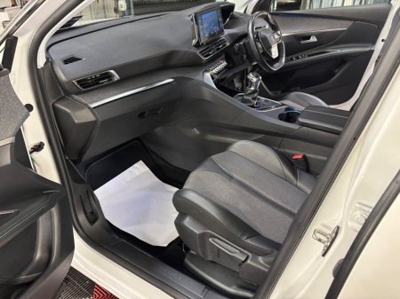 2021 Peugeot 3008 1.5 BlueHDi 130bhp Allure €22,950 thumbnail