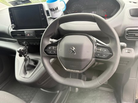 2022 Peugeot Partner PROFESSIONAL PLUS NO VAT! €18,750 thumbnail