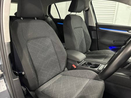 2021 Volkswagen Golf - thumbnail 24