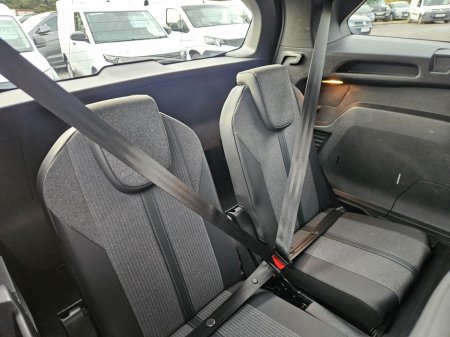2023 Peugeot 5008 - thumbnail 5