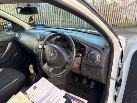 2014 Dacia Sandero STEPWAY SIGNATURE 1.5 DCI 90 4 €5,950 thumbnail