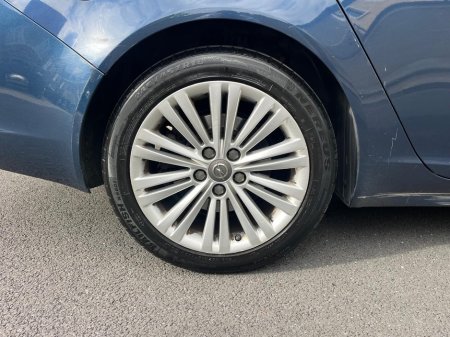 2014 Opel Insignia 2.0CDTI 163PS S/S Country Tourer €3,990 thumbnail