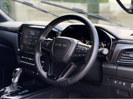 2025 Isuzu D-MAX TER4063C €56,950 thumbnail