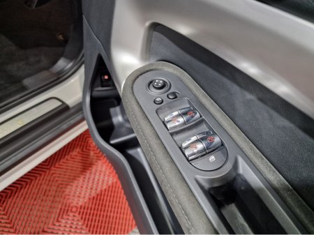 2021 MINI Countryman SE ALL4 EXCLUSIVE (PLUG IN HYBRID) AUTOMATIC **ONE OWNER / HUGE SPEC / APPLE CARPLAY / CRUISE CONTROL / FULL BLACK LEATHER / HEATED FRONT SEATS / REVERSE CAMERA / REAR TINTED GLASS / SAT NAV** €27,900 thumbnail