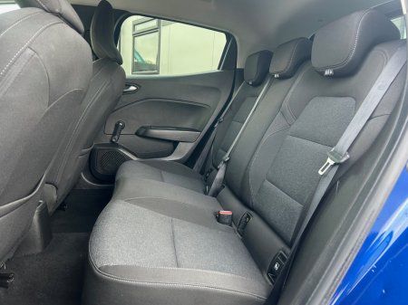 2022 Renault Clio - thumbnail 16