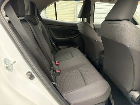 2023 Toyota Yaris Cross LUNA HYBRID AUTOMATIC // REAR CAMERA // AIR CON // SMART ENTRY/SMART START // TOYOTA SAFETY SENSE // FULL WARRANTY €27,445 thumbnail