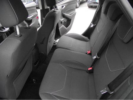 2018 Ford Focus - thumbnail 14