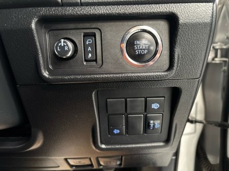 2022 Toyota Landcruiser - thumbnail 13