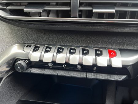 2022 Peugeot 3008 FL ALLURE 1.6 PHEV 225 HYBRID PETROL //HIGH SPEC//HALF LEATHER SEATS//REVERSE CAMERA//KEYLESS ENTRY// €25,950 thumbnail