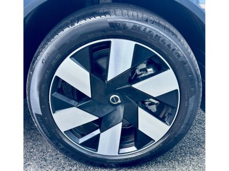 2025 Volvo XC60 - thumbnail 11