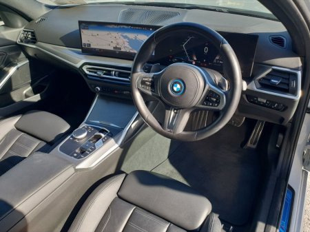 2023 BMW 3 Series - thumbnail 6
