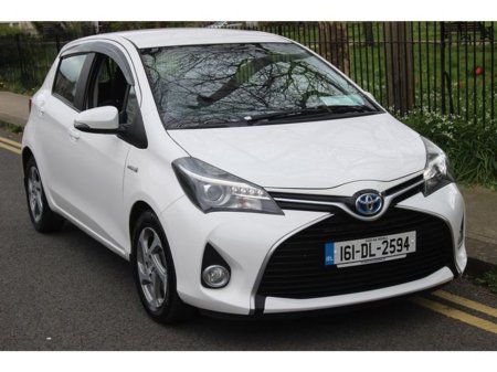 2016 Toyota Yaris - thumbnail 1