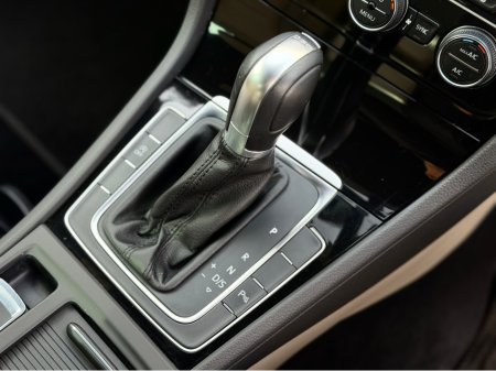 2018 Volkswagen Golf 1.6 HIGHLINE TDI D7F 115HP 5 5DR €21,950 thumbnail