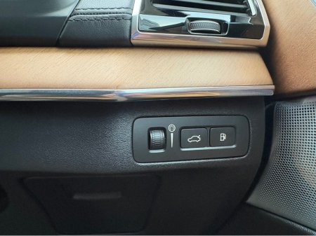 2016 Volvo XC90 2.0 Petrol hybrid VOLVO XC90 T8 INSCRIPTION €28,990 thumbnail