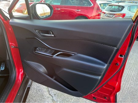 2020 Toyota C-HR GR SPORT AUTOMATIC HYBRID 1.8 PETROL //MASSIVE SPEC//HALF LEATHER HEATED SEATS//360 PARKING CAMERAS//KEYLESS ENTRY//LOW MILES// €24,950 thumbnail