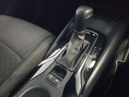 2024 Toyota Corolla Hybrid Luna H/B Automatic €28,950 thumbnail