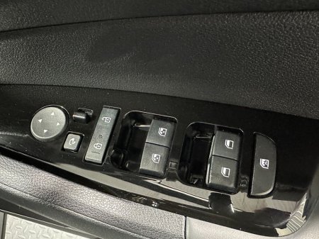 2023 Kia Sportage - thumbnail 16