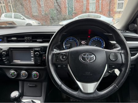 2016 Toyota Corolla - thumbnail 13