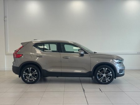 2020 Volvo XC40 - view 3