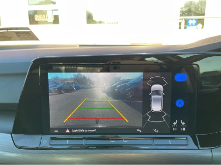 2024 Volkswagen Golf STYLE 2.0 TDI 115HP 5DR €31,888 thumbnail