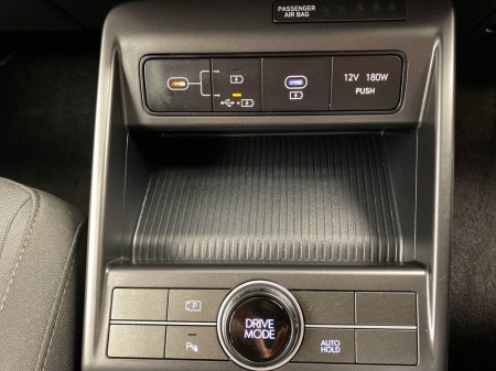 2024 Hyundai Kona 1.6 HYBRID Signature Auto €25,995 thumbnail