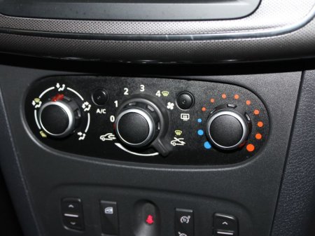 2020 Dacia Sandero - thumbnail 17