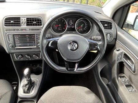 2015 Volkswagen Polo - thumbnail 8