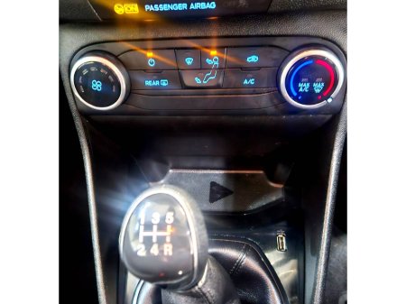 2019 Ford Fiesta ZETEC 1.1 85PS  5DR : FINANCE ARRANGED : €13,500 thumbnail