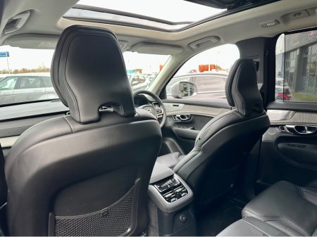 2025 Volvo XC90 - thumbnail 10