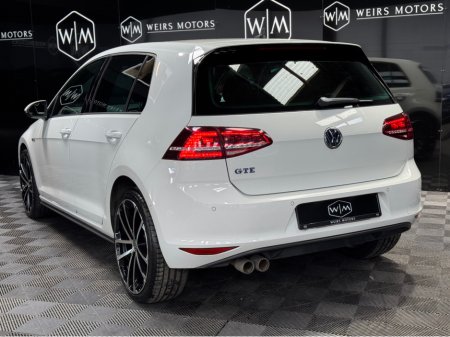2015 Volkswagen Golf 1.4 GTE 201PS S/A 5DR AUTO €15,950 thumbnail