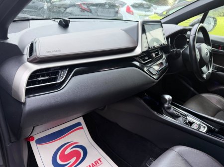 2018 Toyota C-HR 1.8 HYBRID LUNA SPORT €18,900 thumbnail