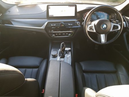 2022 BMW 5 Series - thumbnail 4