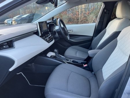 2021 Toyota Corolla LUNA SPORT 4DR SALOON AUTO €23,950 thumbnail