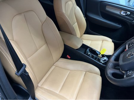 2020 Volvo XC40 €30950! 2020 VOLVO XC40 RECHARGE PLUG-IN HYBRID T5 1.5 AUTOMATIC / CRUISE CONTROL / 360° PARKING CAMERA / ELECTRIC MEMORY & HEATED SEATS / PANORAMIC SUNROOF / HEATED STEERING WHEEL / APPLE CARPLAY €30,950 thumbnail