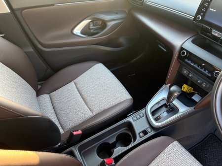 2022 Toyota Yaris Cross  €26,950 thumbnail