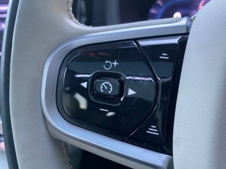 2025 Volvo XC60 T8 Ultra Recharge AWD Auto (PHEV) €67,900 thumbnail