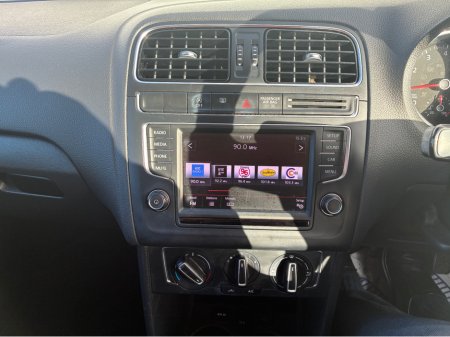 2015 Volkswagen Polo 1.2i TSI Petrol Automatic Comfortline €12,250 thumbnail