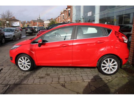 2016 Ford Fiesta - thumbnail 4