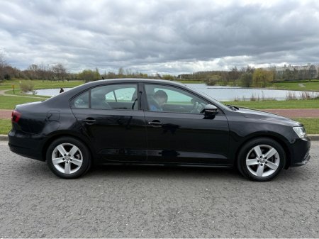 2017 Volkswagen Jetta - thumbnail 5