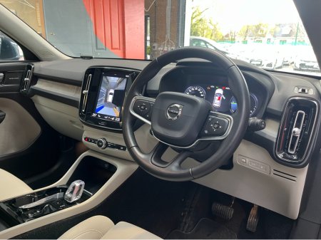 2020 Volvo XC40 - thumbnail 10