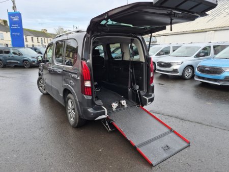2022 Peugeot Rifter Allure Lowered Floor Wheelchair Access €22,995 thumbnail