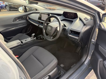 2023 Toyota Prius - thumbnail 2