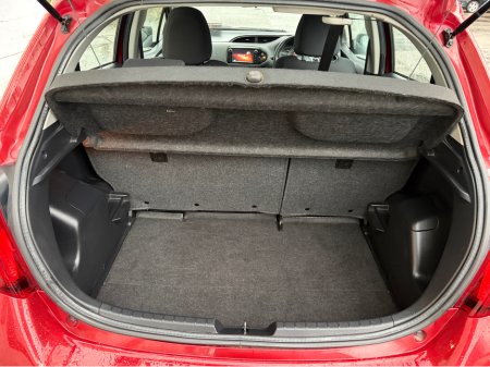 2015 Toyota Yaris SOL 1.33 PETROL 6 SPEED MANUAL 4DR HATCHBACK *ONE OWNER IRISH CAR* *TOP SPEC* *FULL TOYOTA SERVICE HISTORY* *NEW NCT 01/2027* *€200 ROAD TAX* *FINANCE ARRANGED TODAY* €10,450 thumbnail