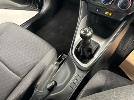 2022 Toyota Yaris - thumbnail 14