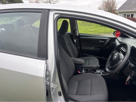 2018 Toyota Corolla - thumbnail 7