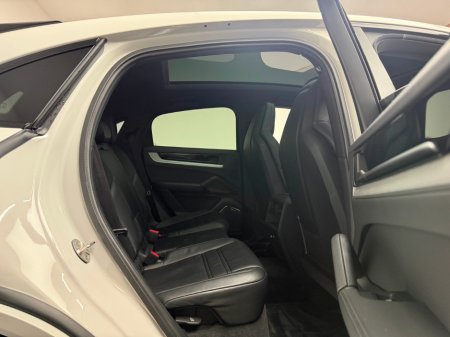 2024 Porsche Cayenne - thumbnail 13